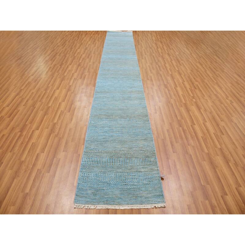 Shahbanu Rugs Ocean Blue Hand Knotted Tone on Tone Soft Pile Dyed Wool
